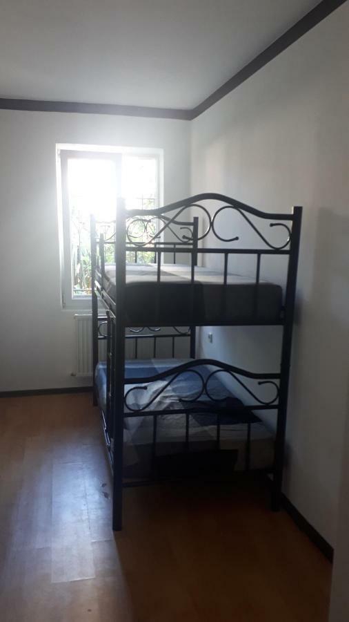 Enjoy The Hostel Batumi Ngoại thất bức ảnh