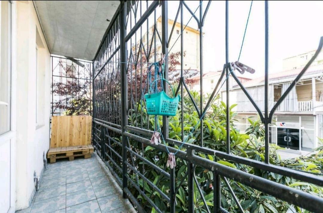 Enjoy The Hostel Batumi Ngoại thất bức ảnh
